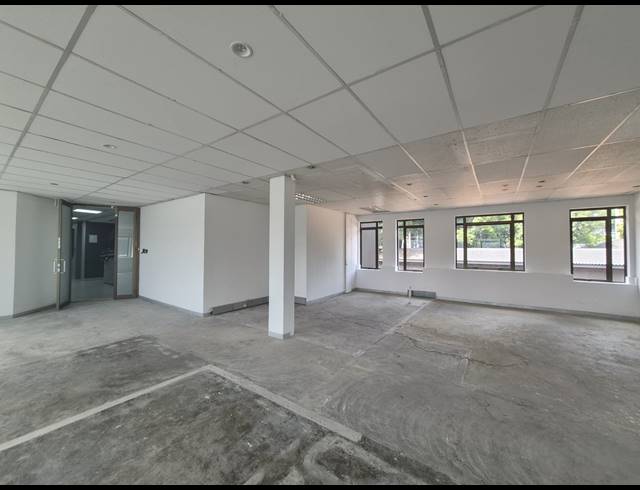 390M² OFFICE TO LET IN HYDE PARK